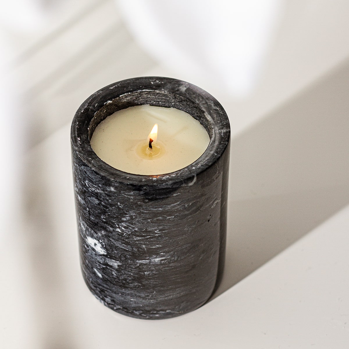 Zwarte marmeren luxe geurkaars